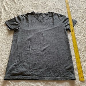 American Eagle Outfitters Men’s V-Neck | Medium